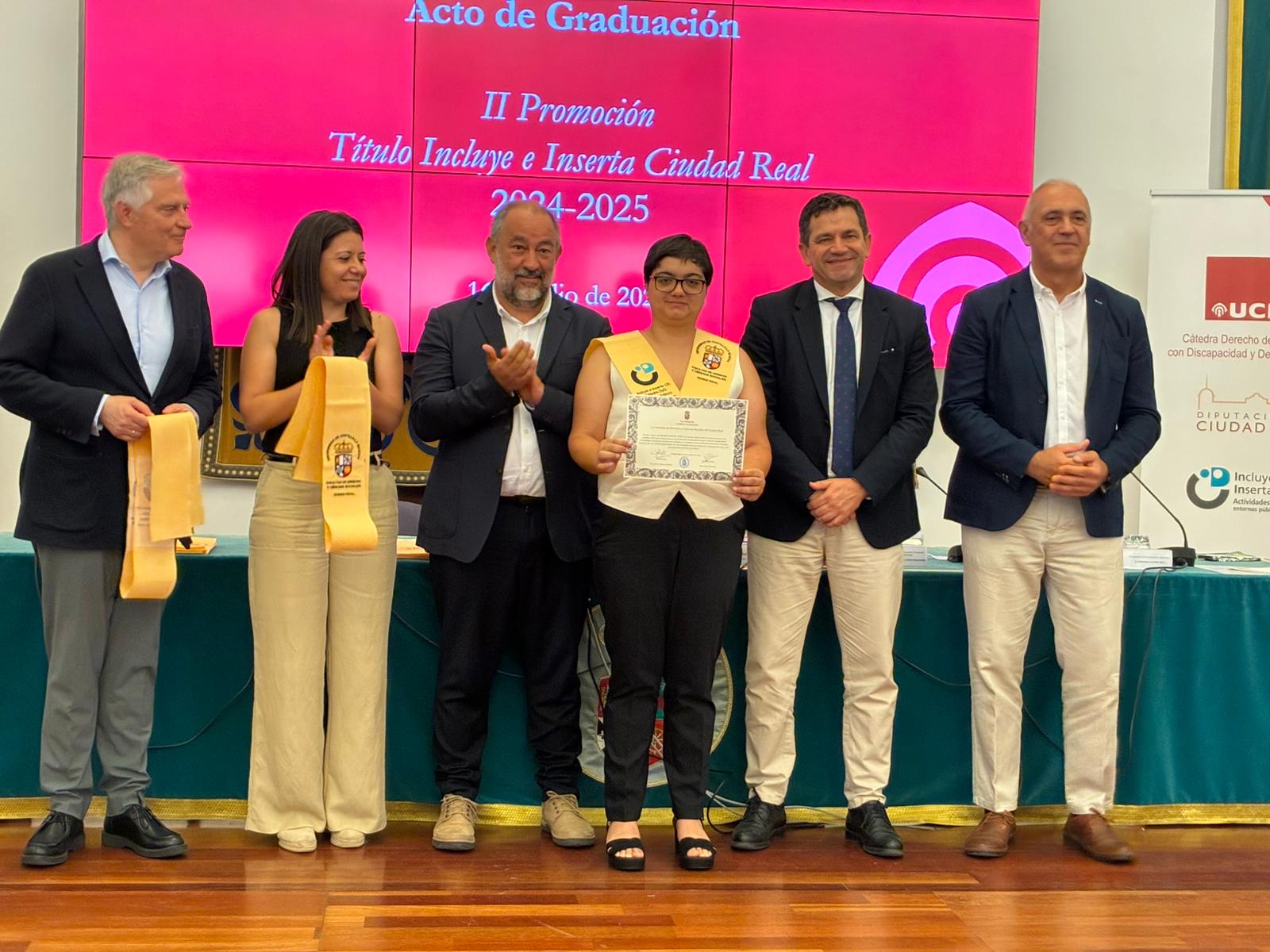 La UCLM celebra el acto de graduación de la II promoción del titulo ...